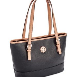 Gianni Bernini purse: multiple compartments!